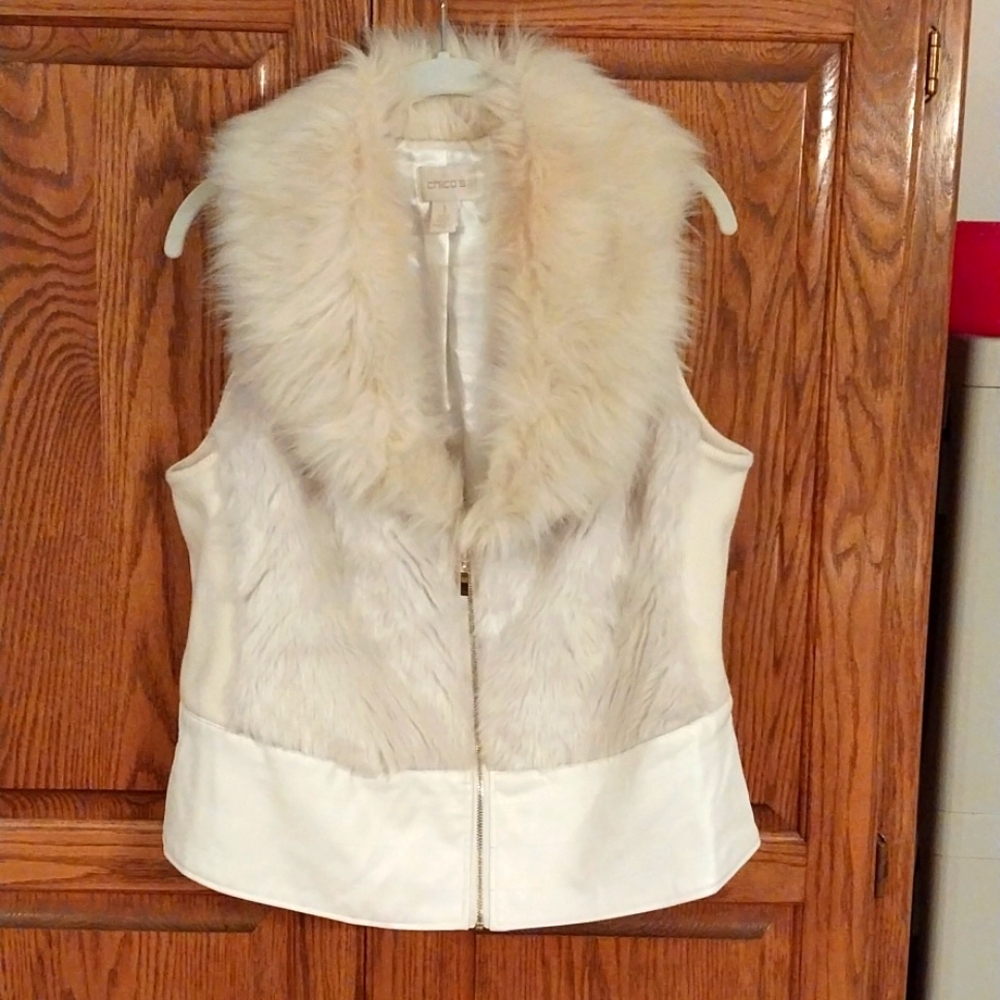 Chico's Faux Leather & Fur Vest Cream Size 1 Medium NWOT Gold Zipper Sleeveless